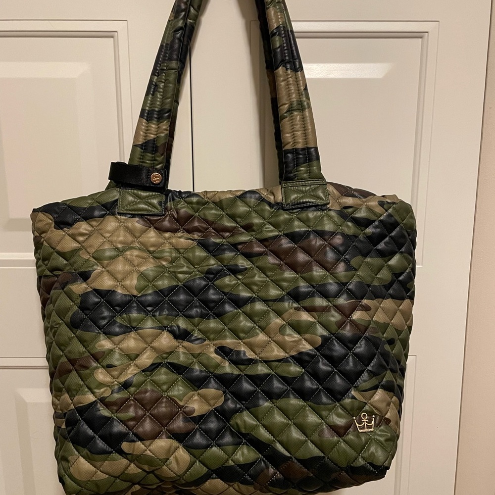 Camo Sleek Tote